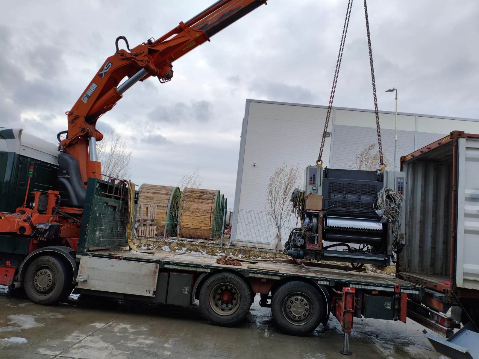 Manipulare utilaj industrial greu